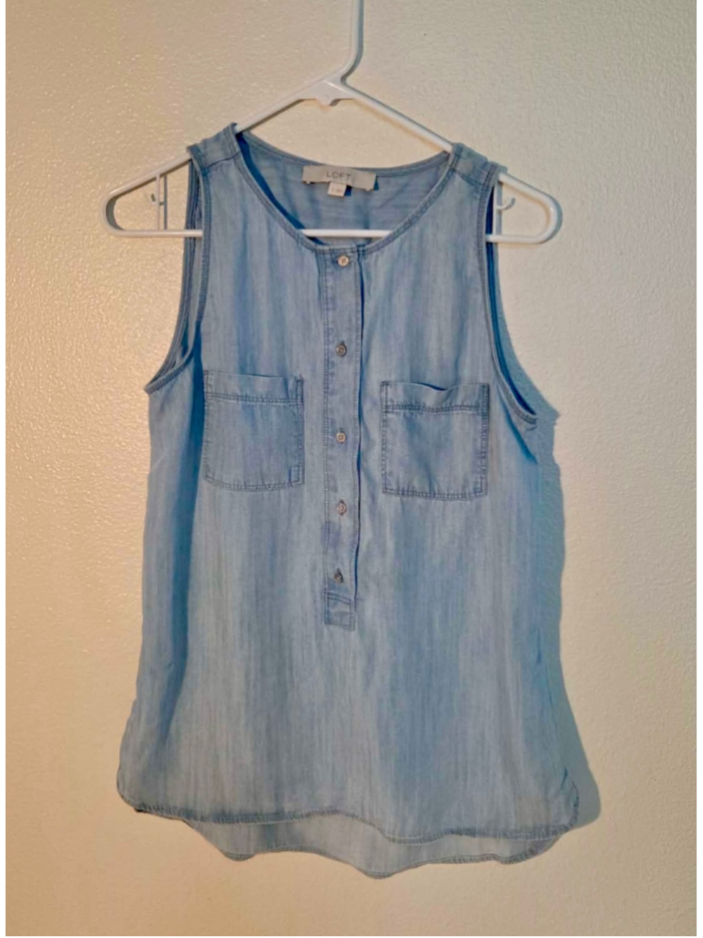 LOFT Ann Taylor Women’s Lyocell Chambray Sleeveless Utility Blouse Light Blue Si